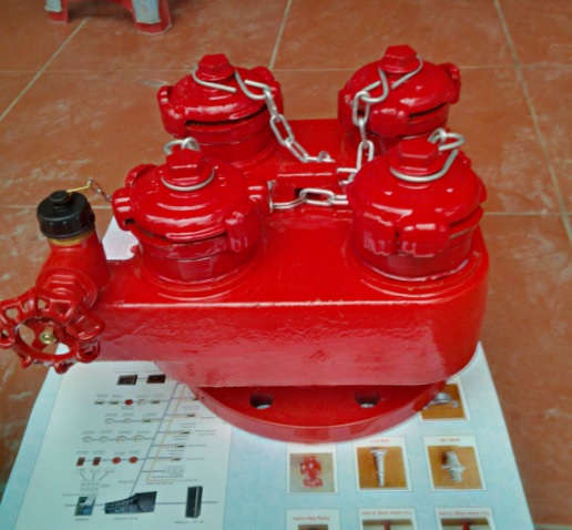 trụ 4 cửa